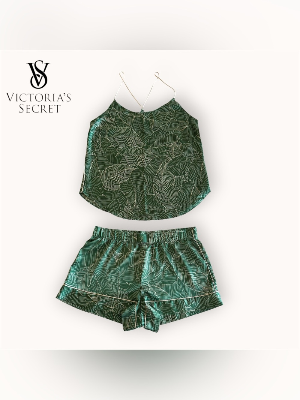 🛍️FINAL PRICE🛍️ Victoria's Secret Green Leaf Satin Cami & Shorts Pajama Set - Picture 2 of 9